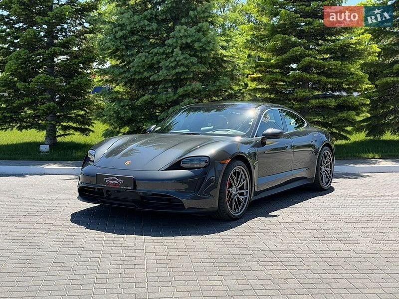 Porsche Taycan 2022