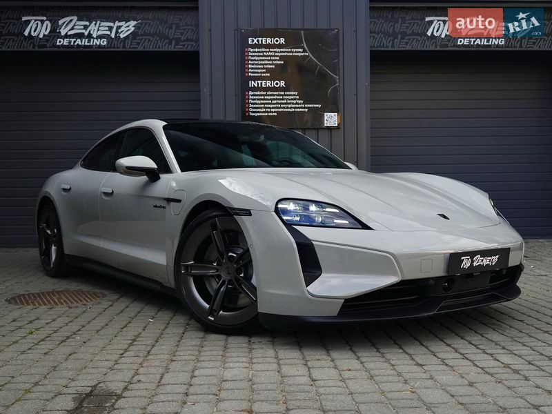 Porsche Taycan 2024