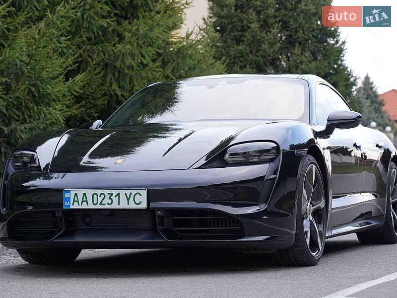 Porsche Taycan 2021