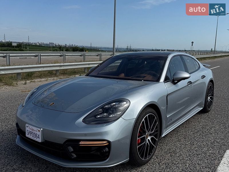 Porsche Panamera 2023