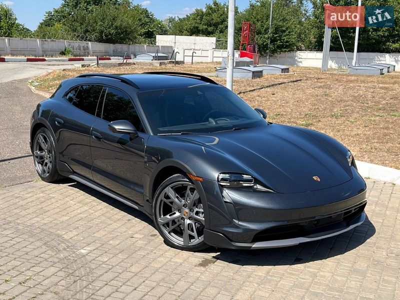 Porsche Taycan Cross Turismo 2021