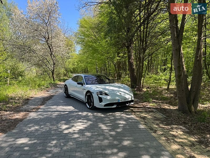 Porsche Taycan 2021
