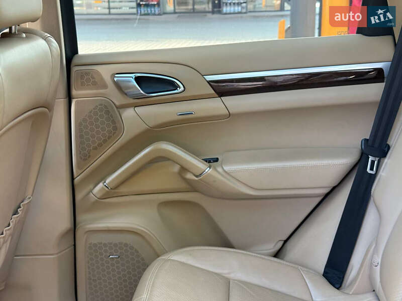 Porsche Cayenne 2012