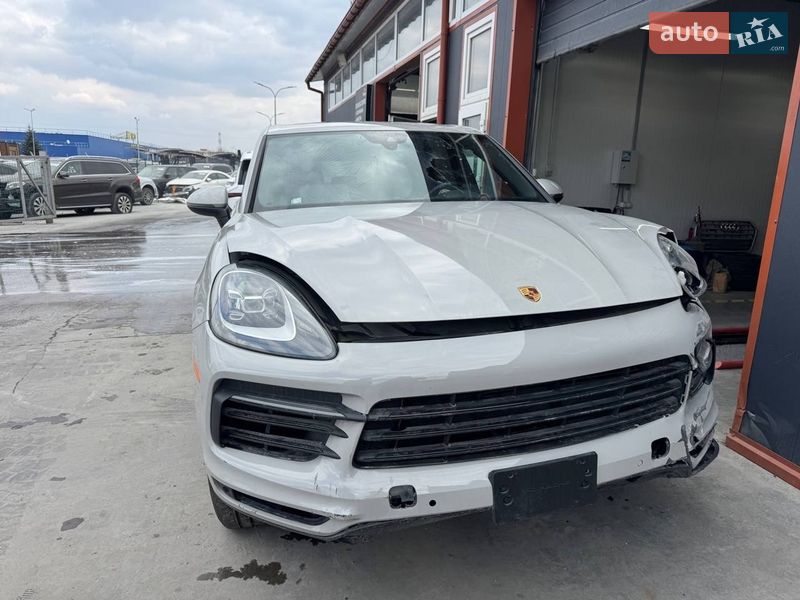 Porsche Cayenne 2021