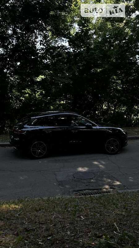 Porsche Macan 2021