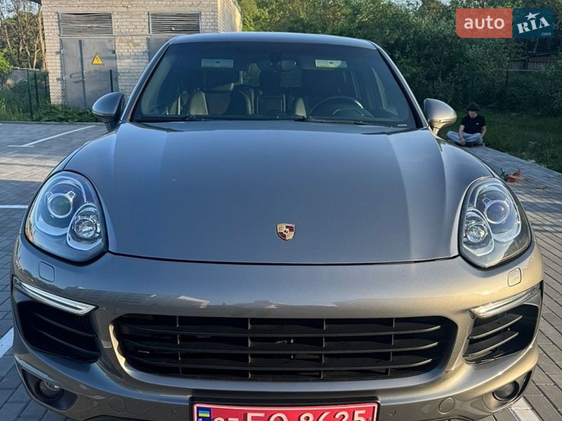 Porsche Cayenne 2016