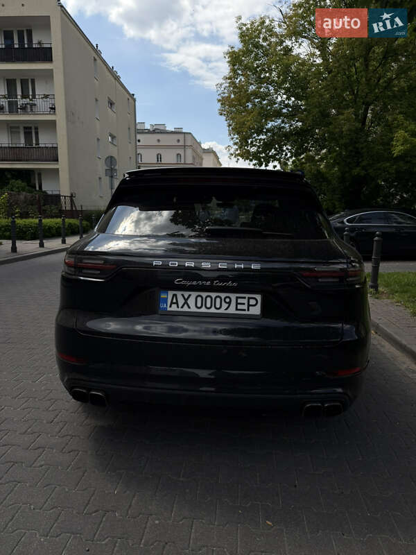 Porsche Cayenne 2021