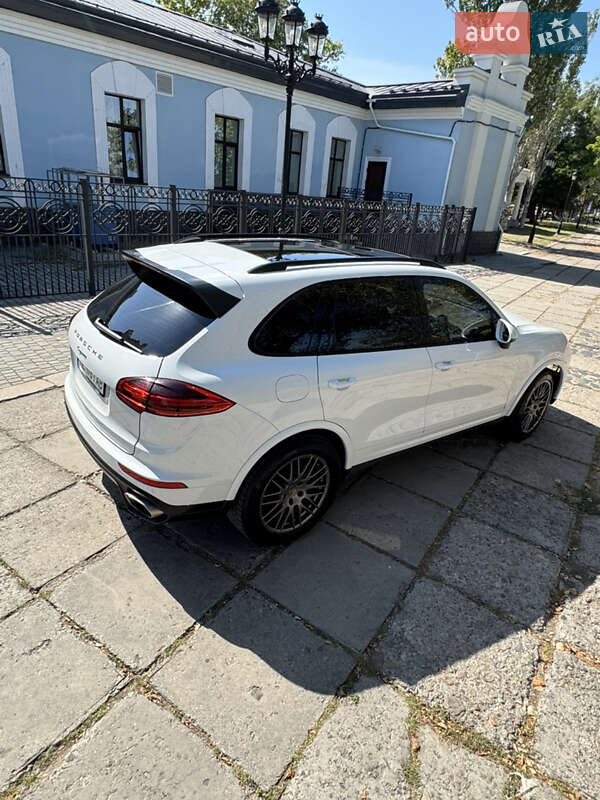 Porsche Cayenne 2016