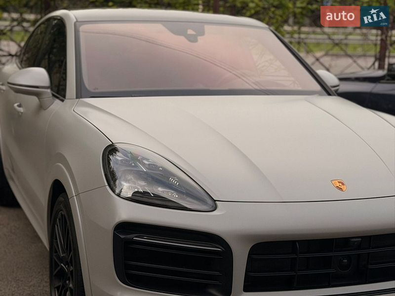 Porsche Cayenne 2022
