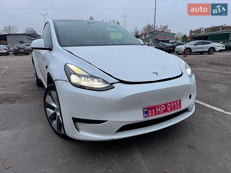 Tesla Model Y 2023