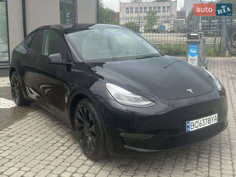 Tesla Model Y 2022
