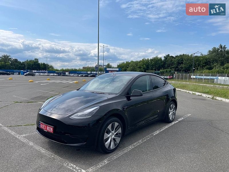 Tesla Model Y 2023