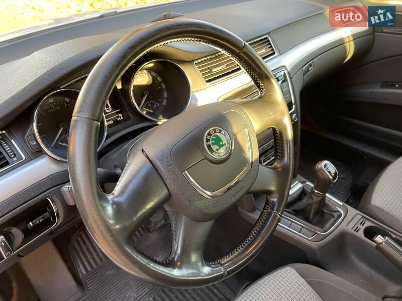 Skoda Superb 2012