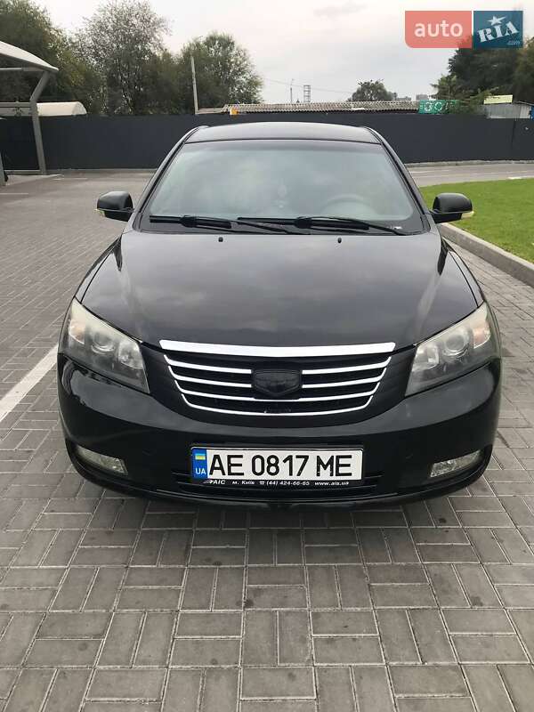 Geely Emgrand 7 (EC7) 2013