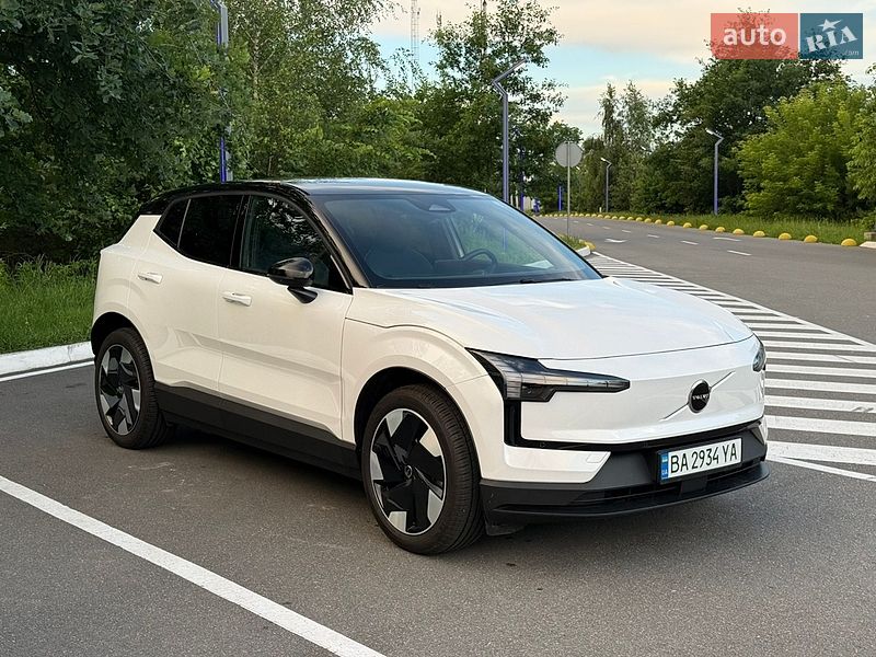 Volvo EX30 2024