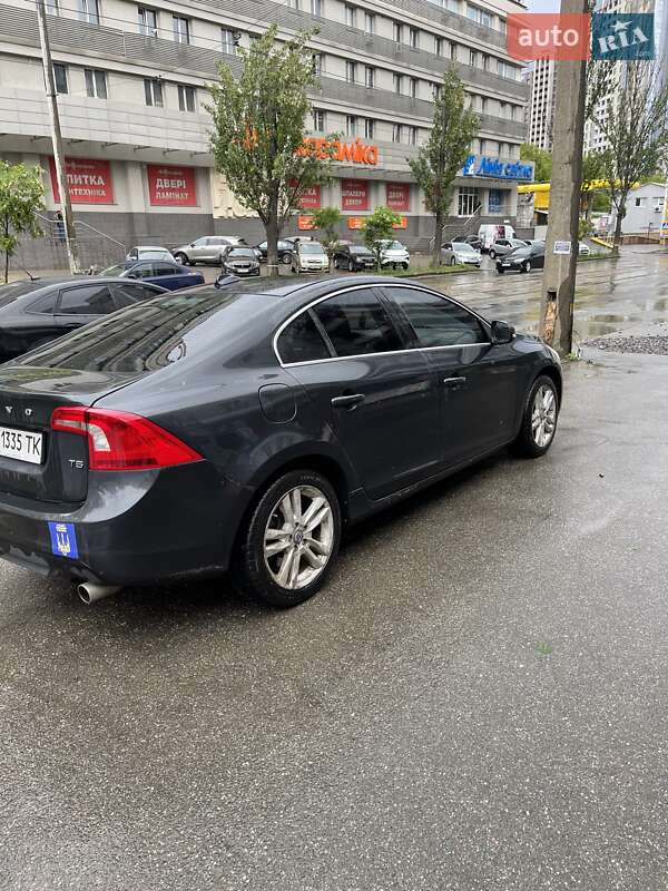 Volvo S60 2011