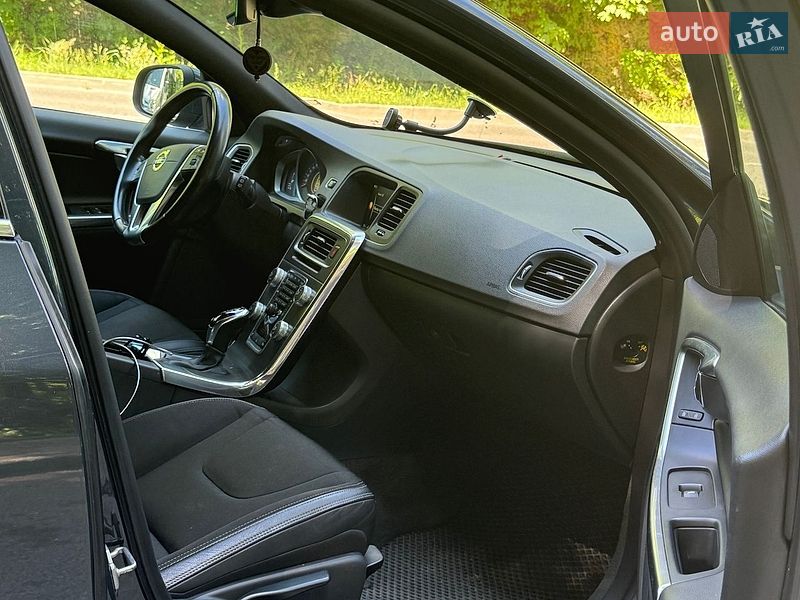 Volvo V60 2015
