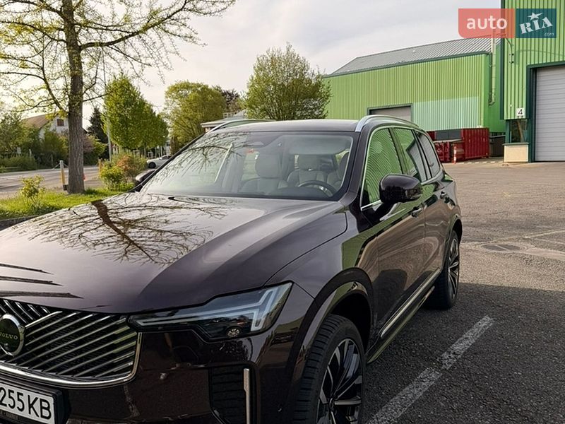 Volvo XC90 2025
