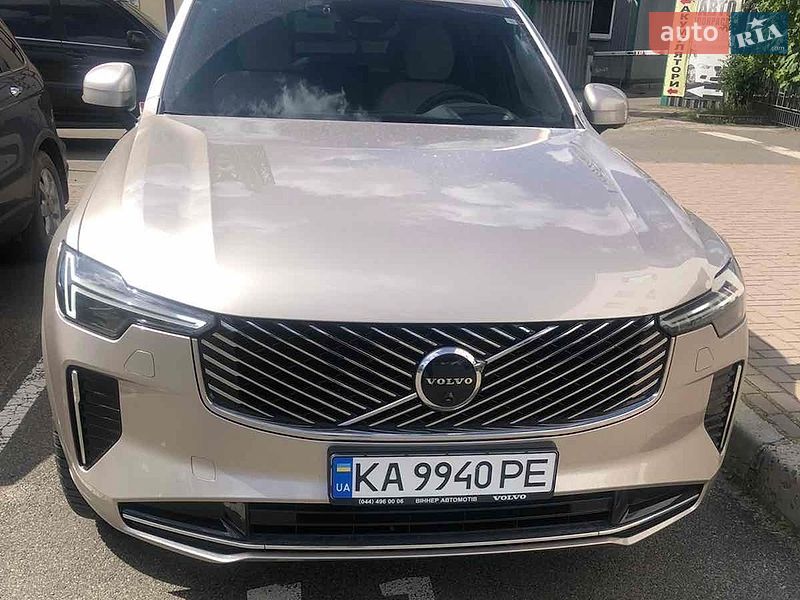 Volvo XC90 2025