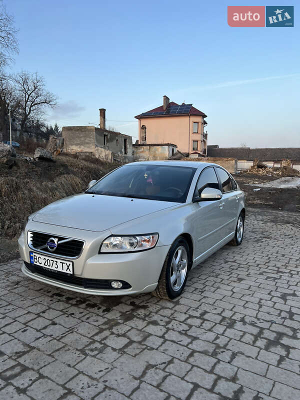 Volvo S40 2012