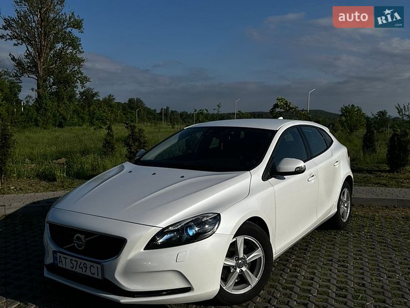 Volvo V40 2014