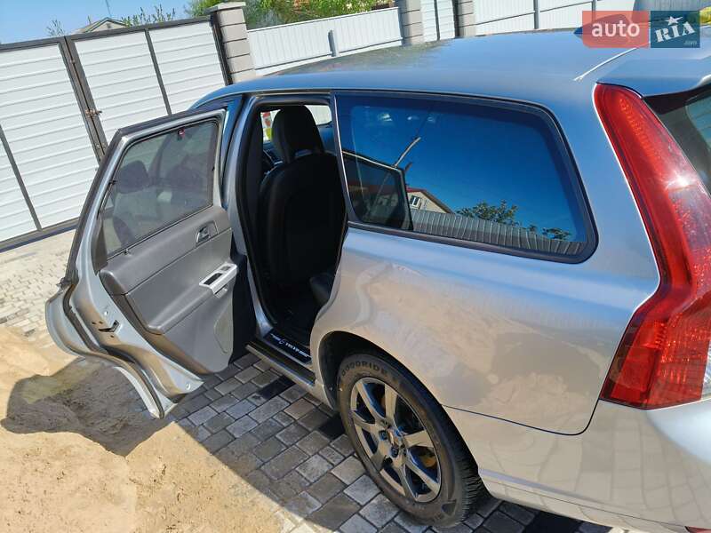Volvo V50 2011
