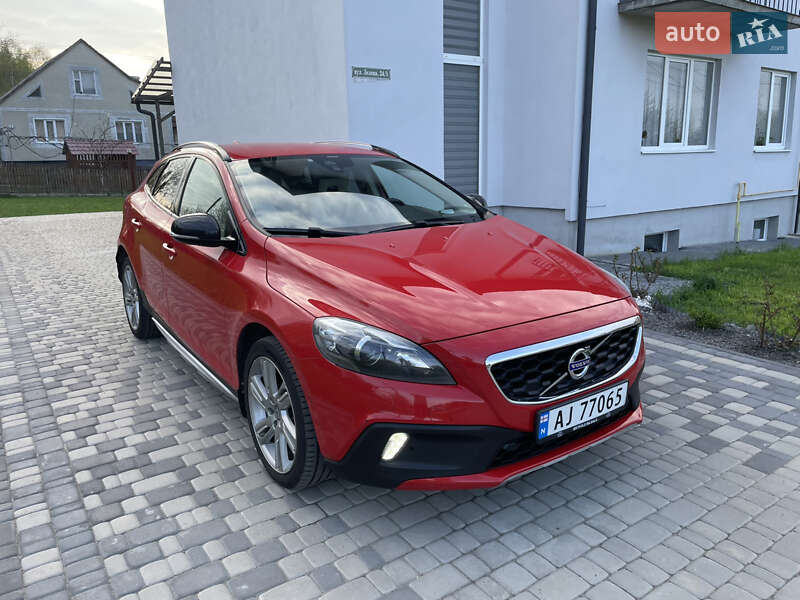 Volvo V40 Cross Country 2013