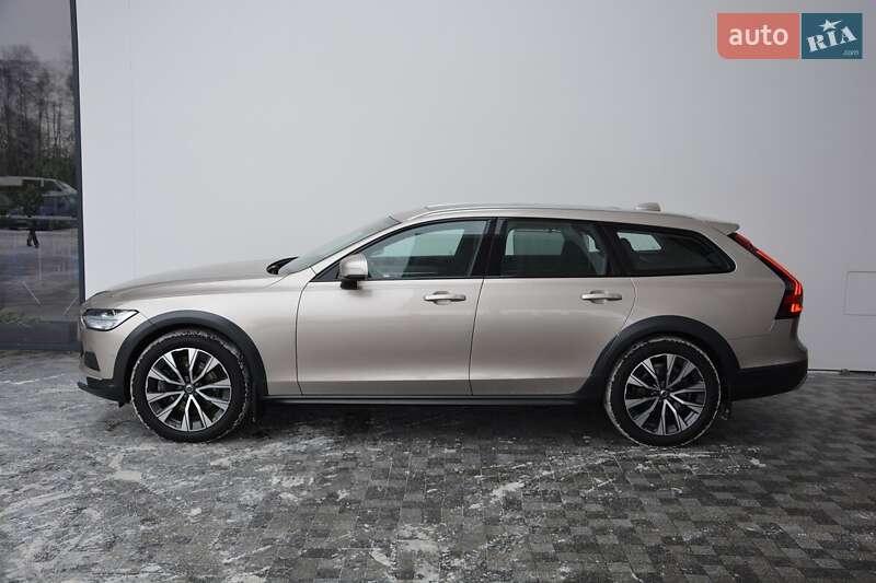 Volvo V90 Cross Country 2022