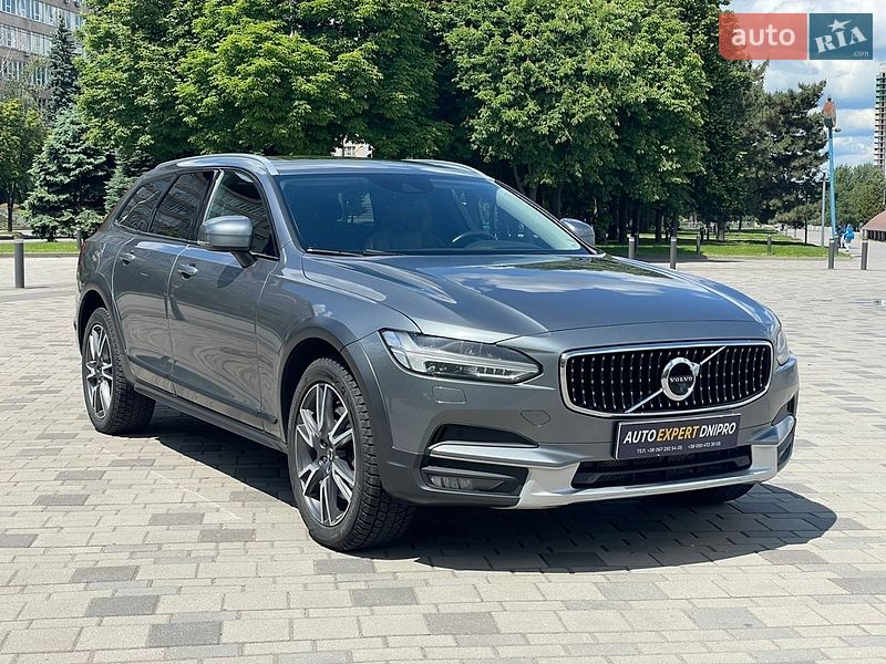 Volvo V90 Cross Country 2020