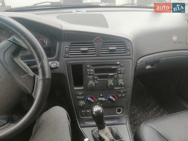 Volvo V70 2004