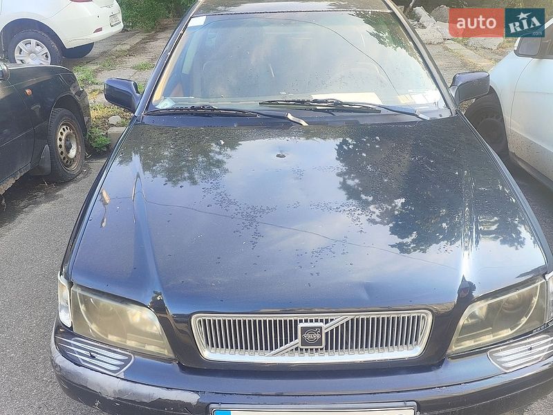 Volvo V40 1999