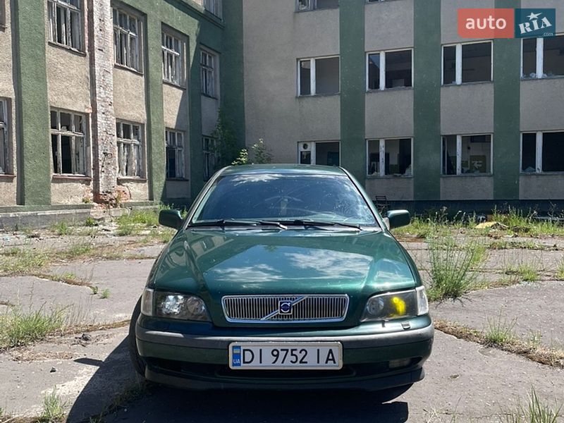 Volvo V40 1999