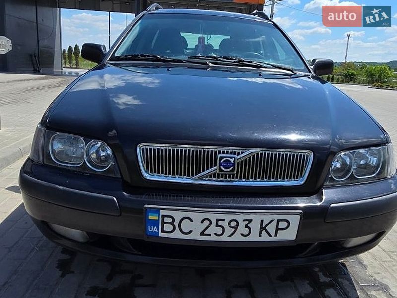 Volvo V40 2003