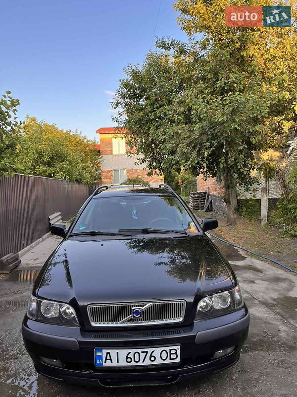 Volvo V40 2001