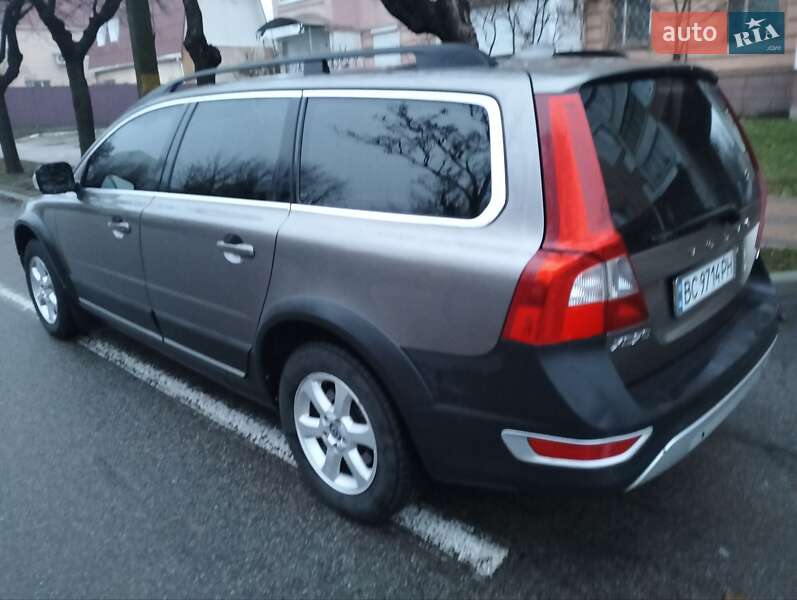 Volvo XC70 2010