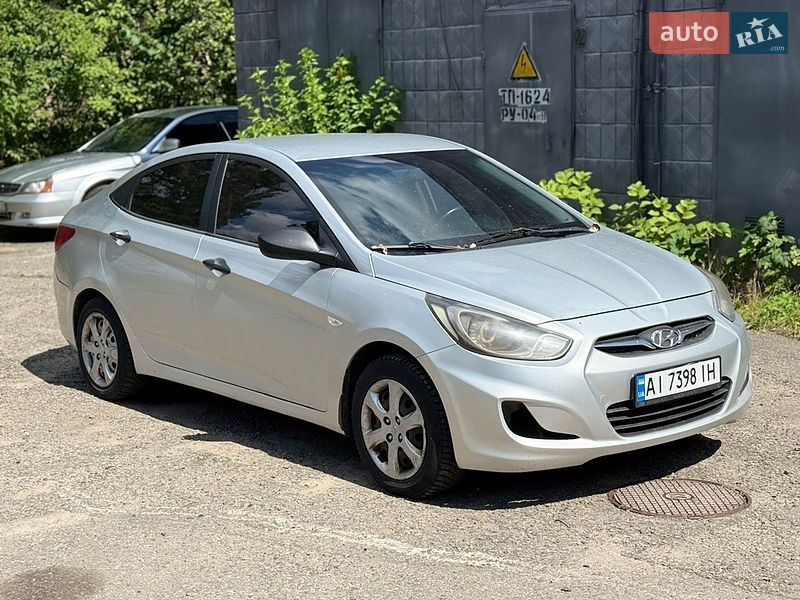Hyundai Accent 2012
