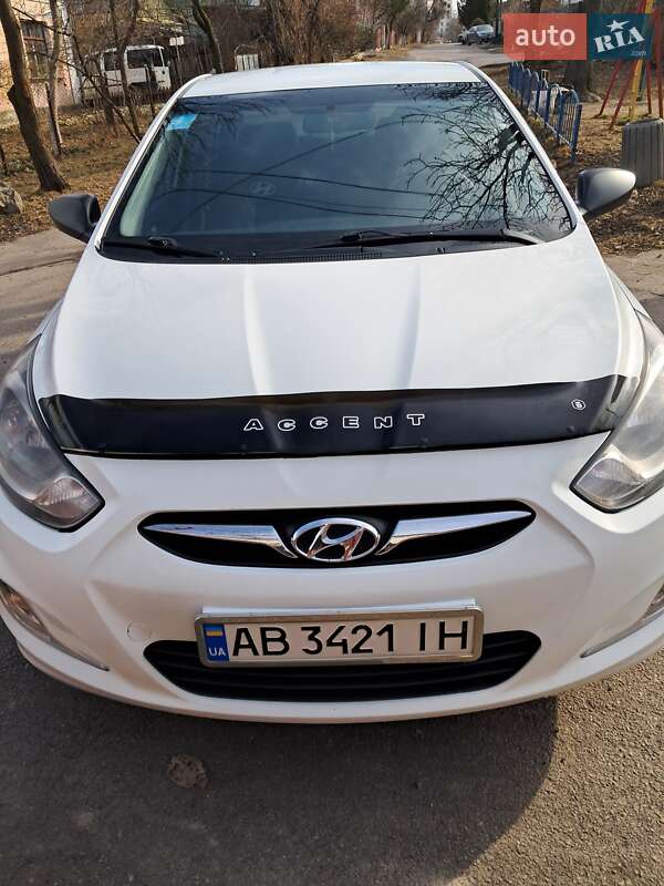 Hyundai Accent 2012