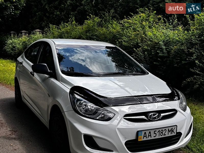 Hyundai Accent 2012
