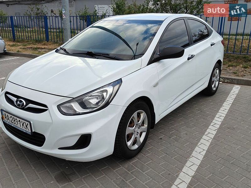 Hyundai Accent 2012