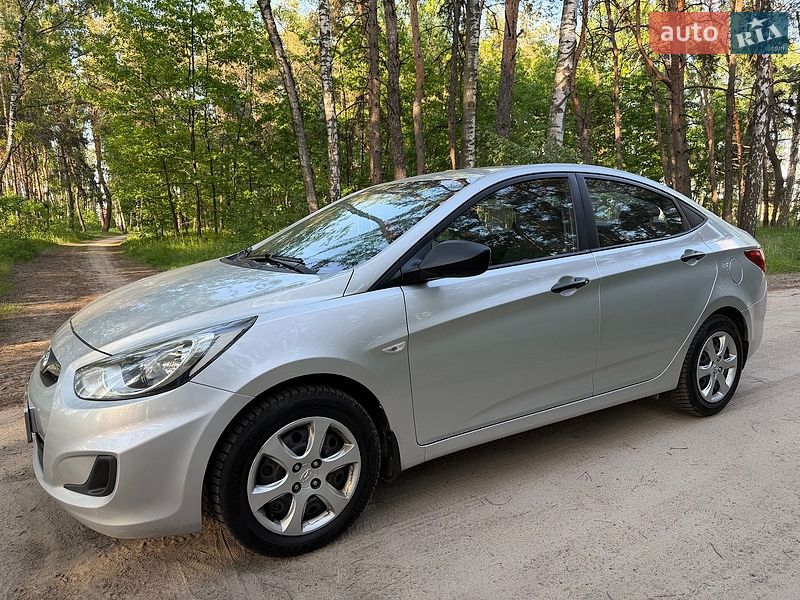 Hyundai Accent 2013
