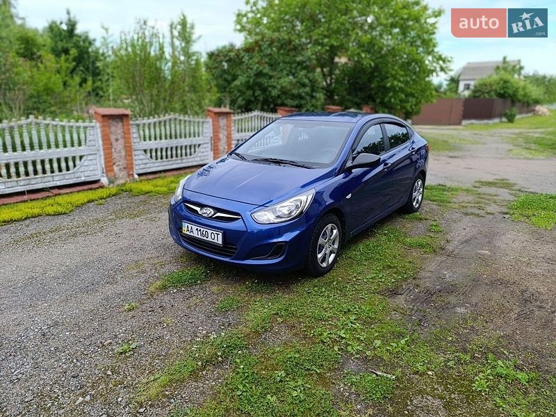 Hyundai Accent 2013