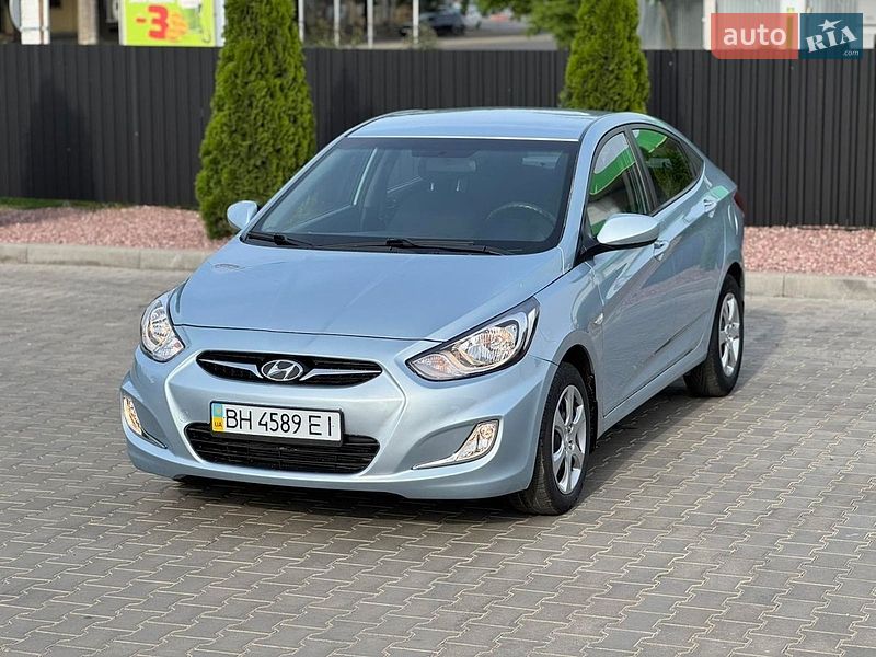 Hyundai Accent 2012