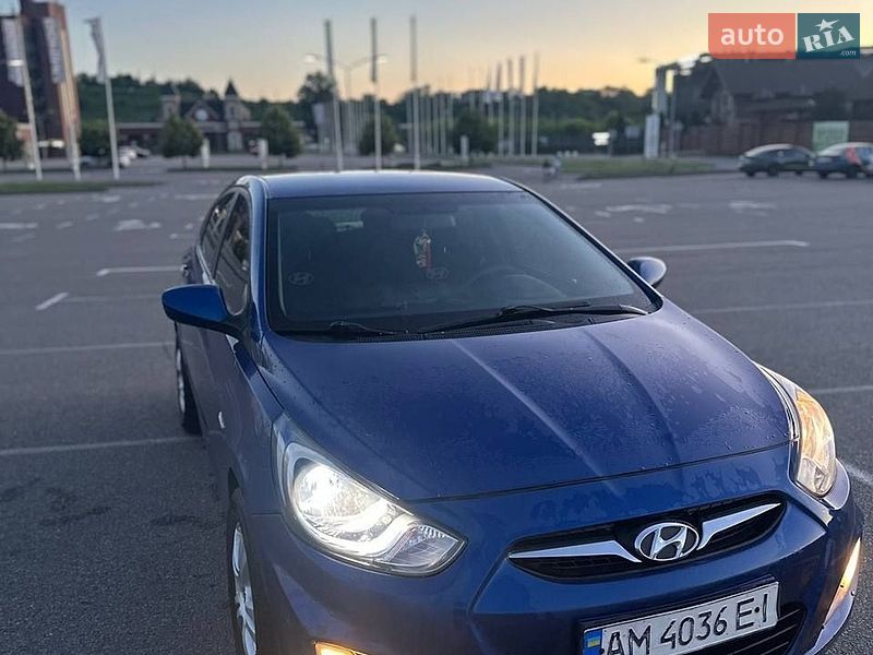 Hyundai Accent 2012