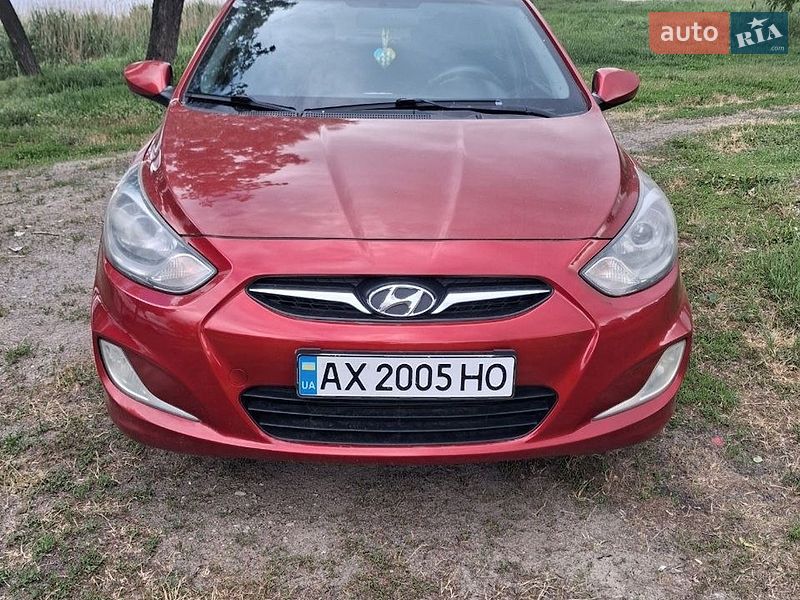 Hyundai Accent 2012