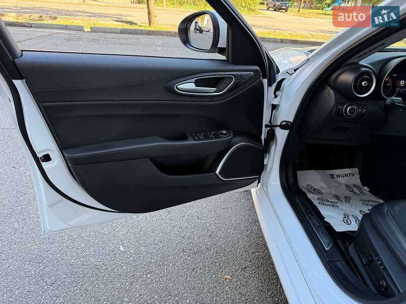 Alfa Romeo Giulia 2021