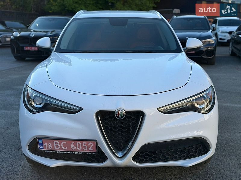 Alfa Romeo Stelvio 2017