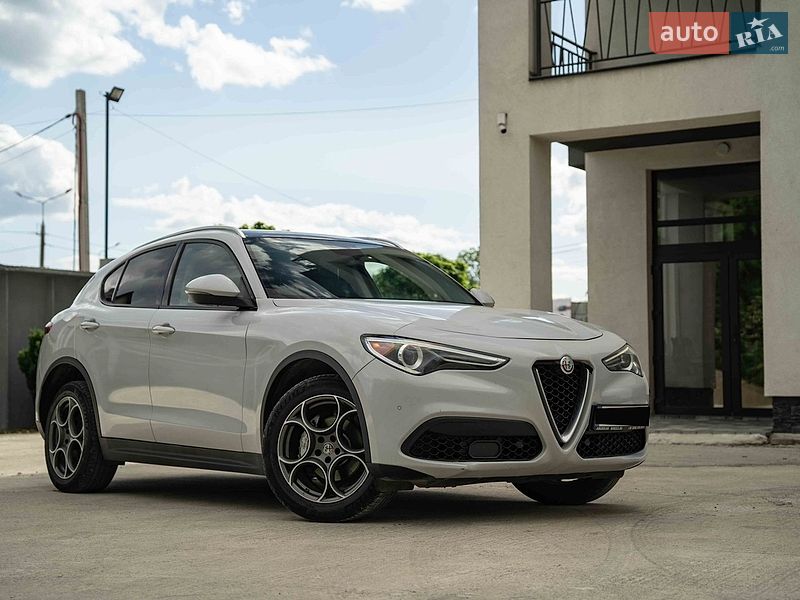 Alfa Romeo Stelvio 2017