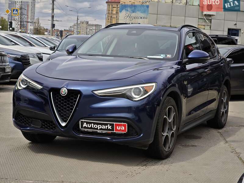 Alfa Romeo Stelvio 2017