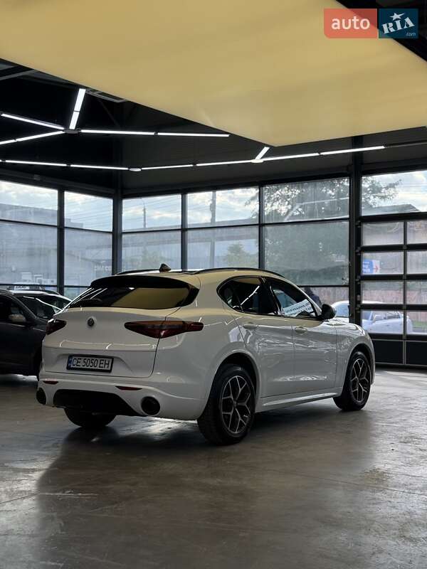 Alfa Romeo Stelvio 2021