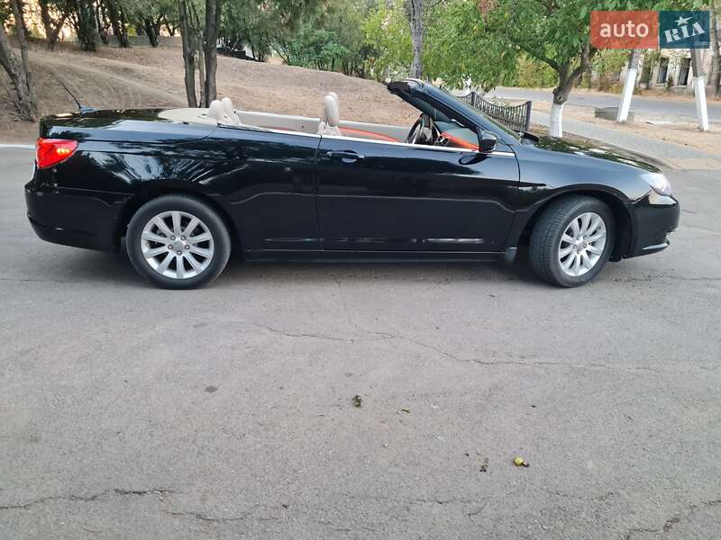 Chrysler 200 2012